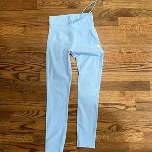Vuori light blue daily leggings